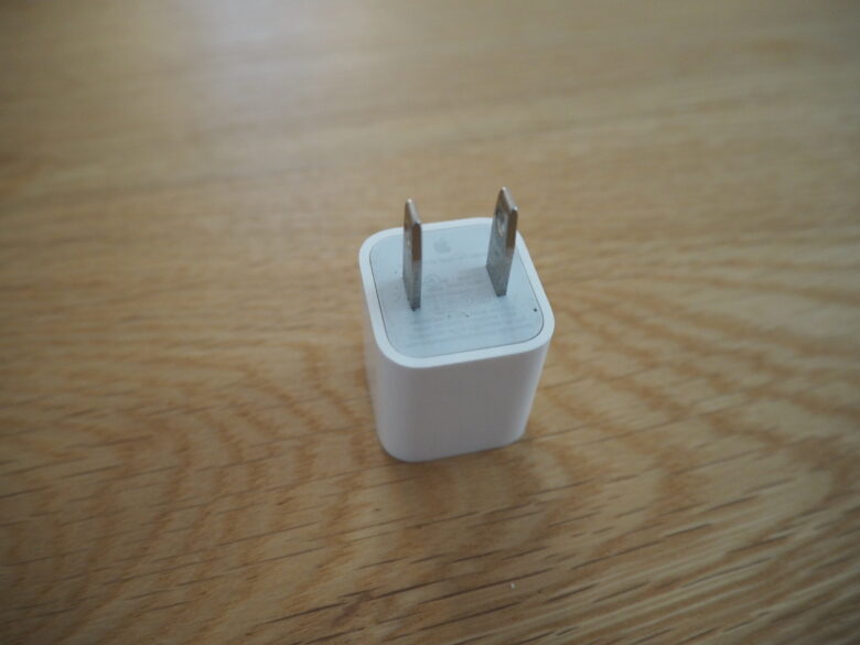 iPhone付属の充電器