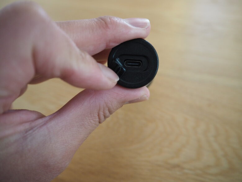 soomloom充電式LEDランタンの充電ポートの接写