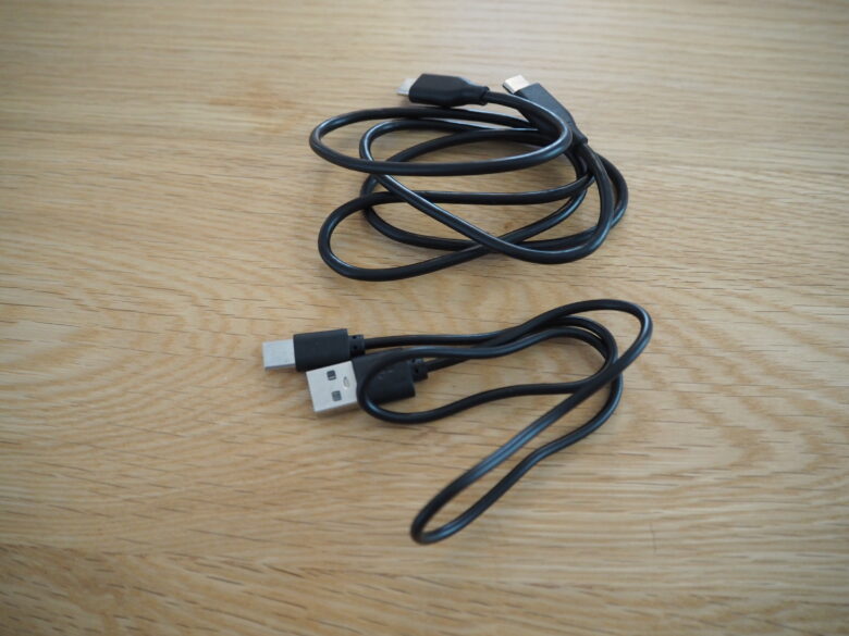 USBケーブルの写真