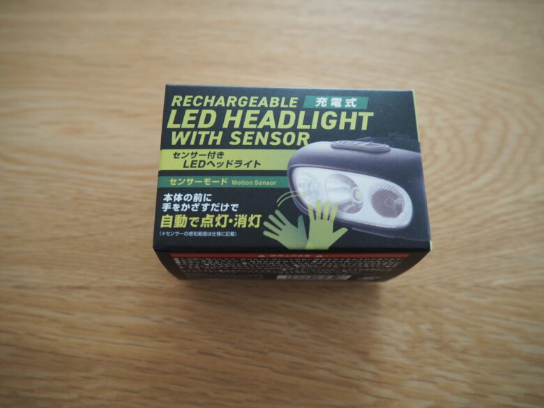 ダイソーの充電式LEDヘッドライトの外箱