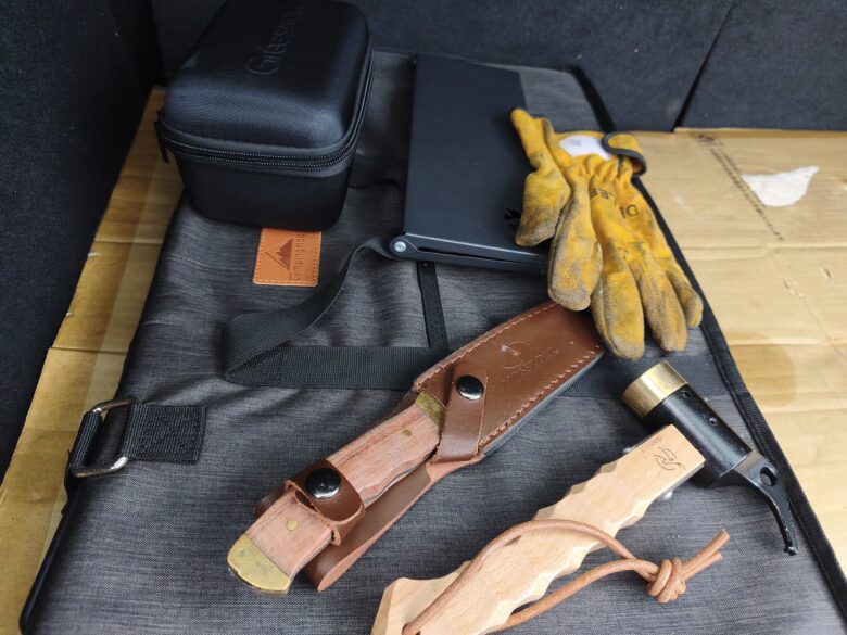 車内にキャンプ道具を積みっぱなしにしているところ